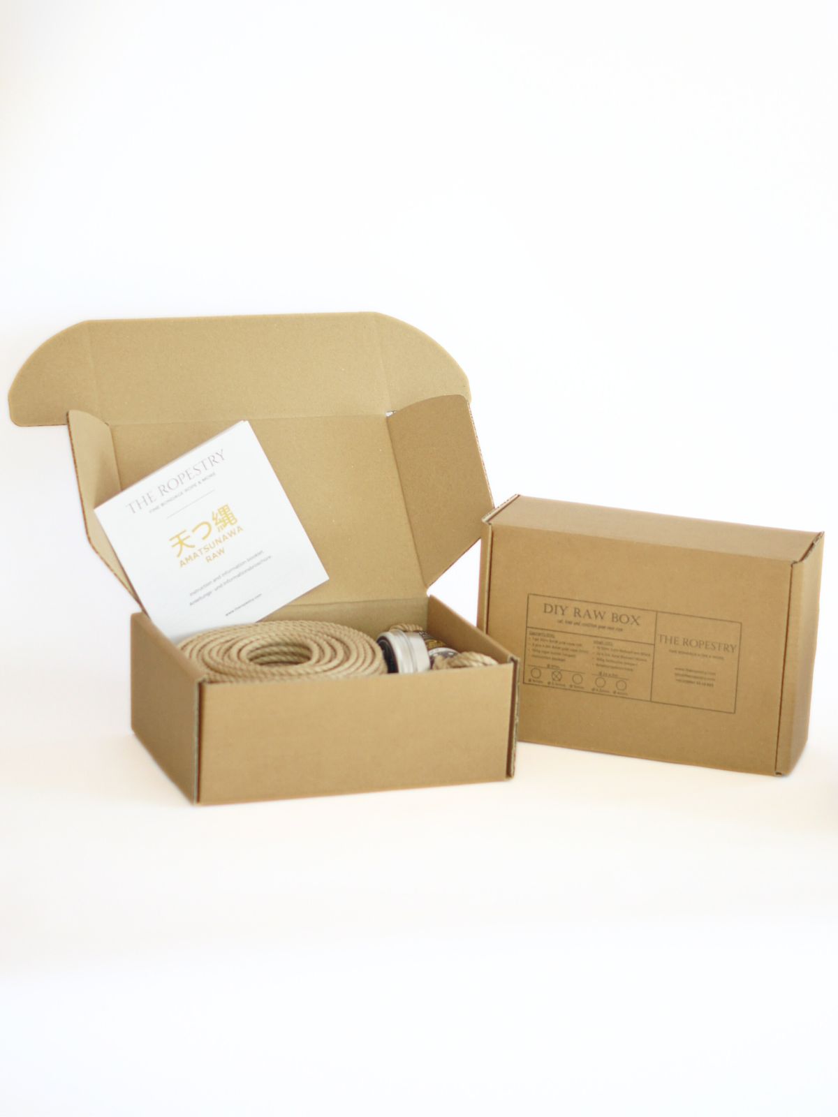 DIY RAW BOX - 50 m raw rope, 2x 4.3 m thin ropes, rope butter, storage box, instruction booklet and FREE microfibre cloth DIY RAW BOX - 50 m raw rope, 2x 4.3 m thin ropes, rope butter, storage box, instruction booklet and FREE microfibre cloth