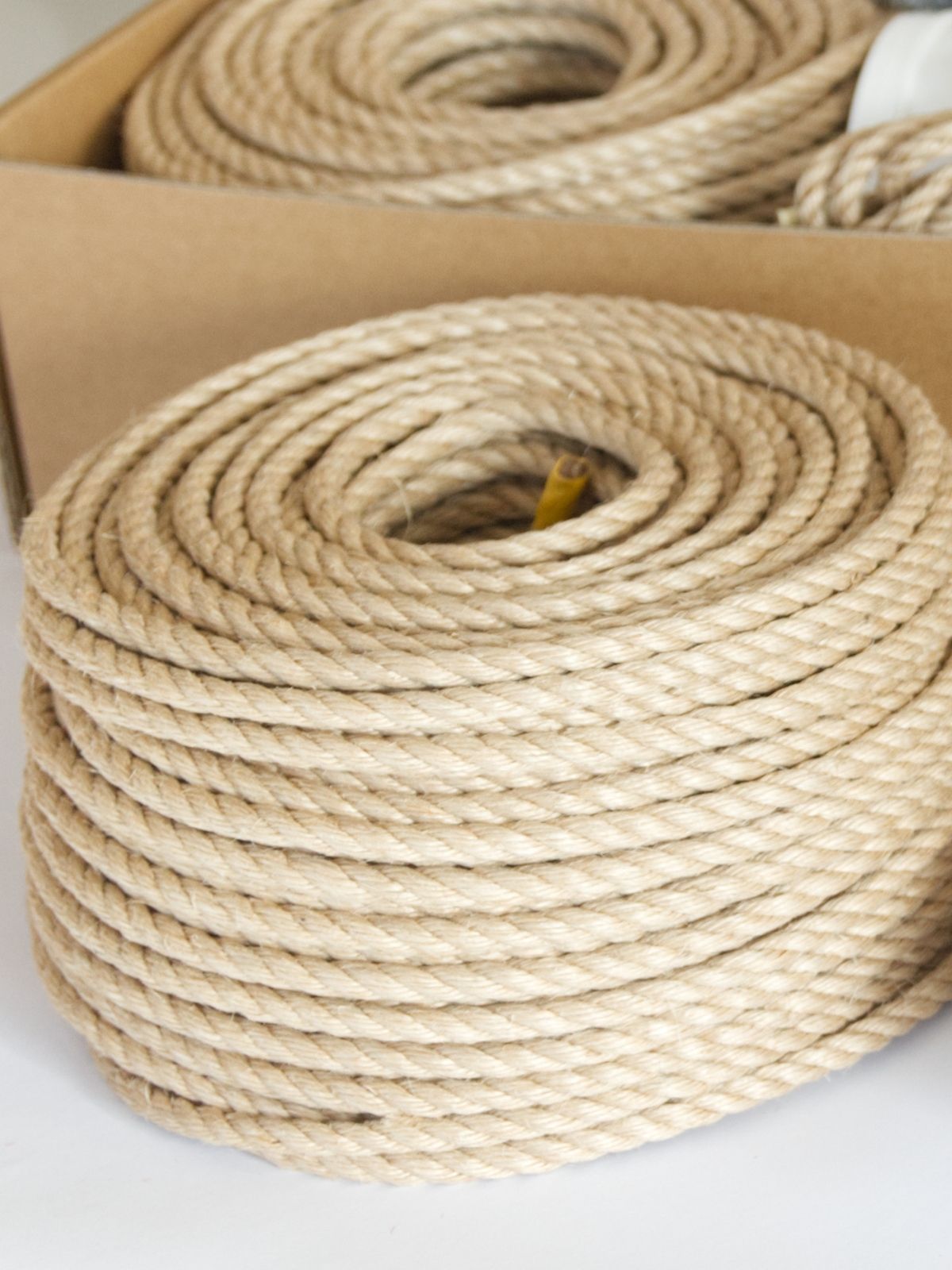 KIYOMI DIY RAW BOX - 50m raw rope, 2x 4.3m ø5mm ropes, rope butter, storage box, instructions and FREE microfibre cloth