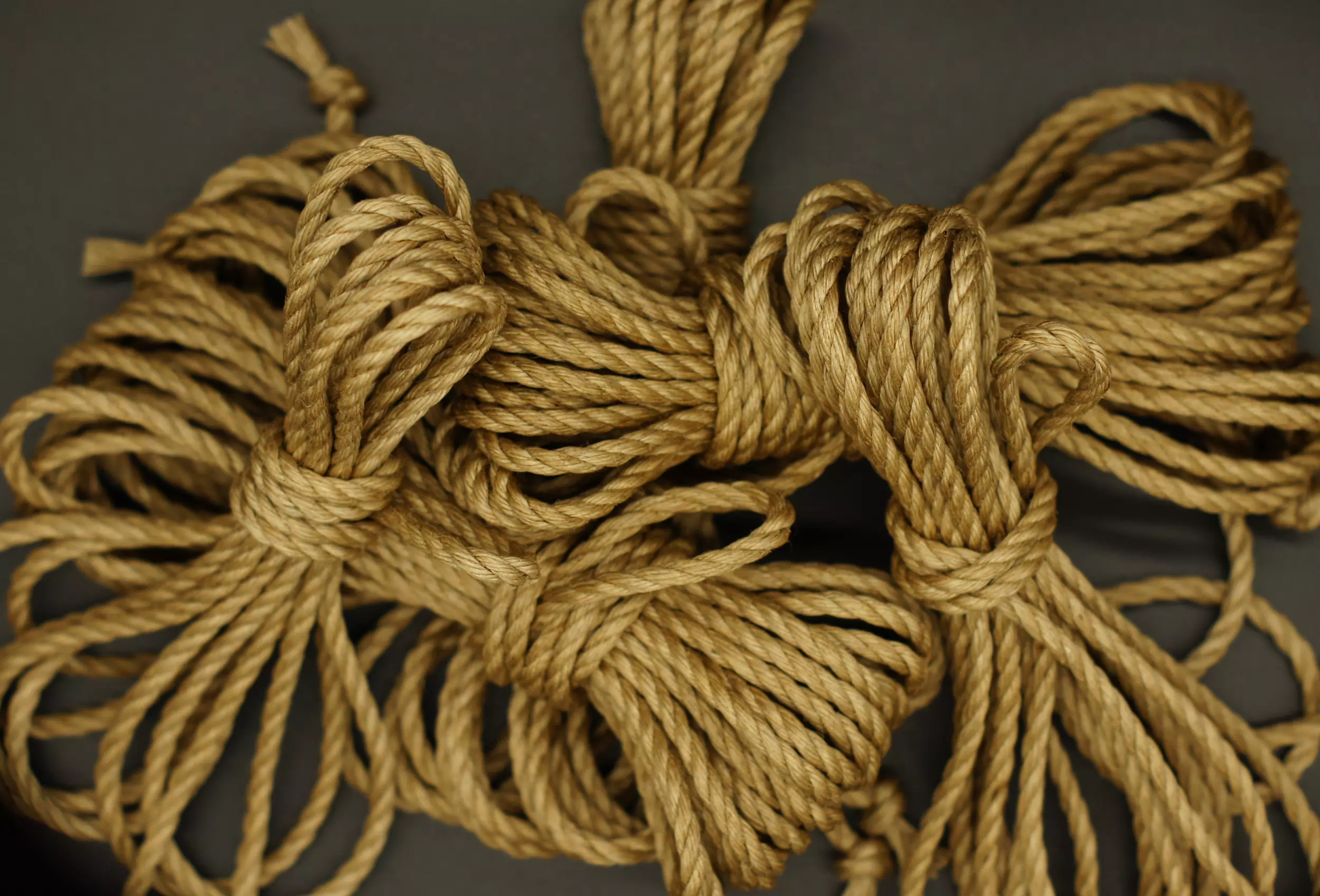 JBO-free jute ropes for Shibari, Kinbaku and rope bondage